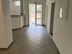 Pronájem kanceláře, Praha - Žižkov, U zásobní zahrady, 476 m2