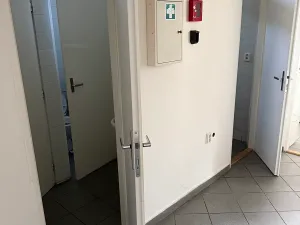 Pronájem kanceláře, Praha - Žižkov, U zásobní zahrady, 476 m2