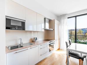 Pronájem bytu 3+kk, Praha, Na Petynce, 83 m2