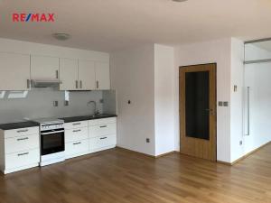 Pronájem bytu 2+kk, Plzeň, Houškova, 46 m2