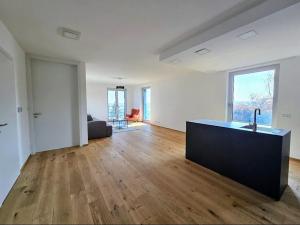 Pronájem bytu 3+kk, Praha - Smíchov, U Dívčích hradů, 123 m2
