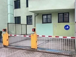Pronájem garážového stání, Praha - Břevnov, 8. listopadu, 15 m2