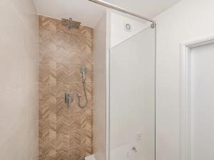 Prodej bytu 3+kk, Praha - Kamýk, Olbramovická, 68 m2