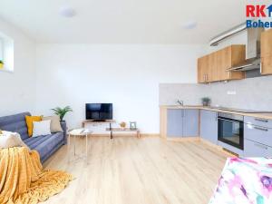 Prodej bytu 2+kk, Cerhenice, Za Cukrovarem, 49 m2
