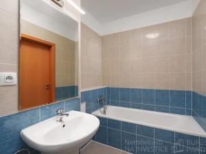 Pronájem bytu 2+kk, Praha - Vysočany, Kabešova, 53 m2