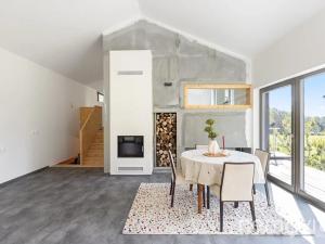 Prodej rodinného domu, Láz, 153 m2