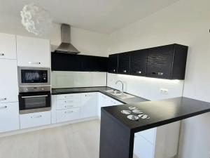 Pronájem bytu 3+1, Olomouc, Rumunská, 95 m2