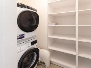Pronájem bytu 2+kk, Praha - Karlín, Breitfeldova, 60 m2