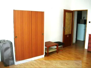 Pronájem pokoje, Praha - Kobylisy, Klapkova, 14 m2