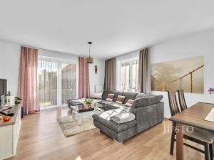 Pronájem rodinného domu, Mukařov, Kopretinová, 140 m2