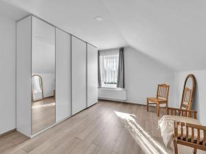 Pronájem rodinného domu, Mukařov, Kopretinová, 140 m2