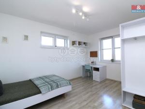 Prodej rodinného domu, Veleň, U Rybníka, 177 m2
