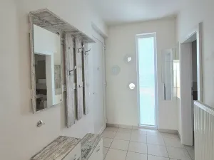Pronájem rodinného domu, Jenštejn, Zlatnická, 90 m2