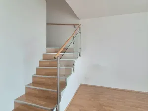 Pronájem rodinného domu, Jenštejn, Zlatnická, 90 m2