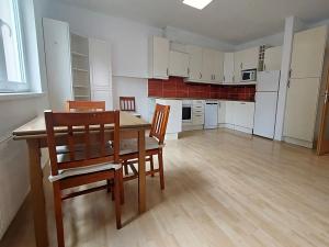 Pronájem bytu 2+kk, Praha - Strašnice, Gutova, 80 m2