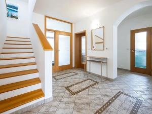 Prodej rodinného domu, Praha - Lipence, U lip, 280 m2
