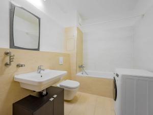 Pronájem bytu 2+kk, Praha - Vysočany, Sousedíkova, 58 m2