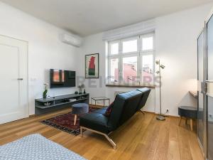 Pronájem bytu 2+kk, Praha, Eliášova, 47 m2