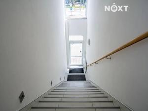 Pronájem obchodního prostoru, Hradec Králové, Víta Nejedlého, 300 m2