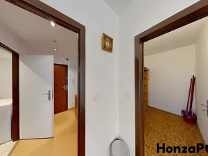 Pronájem bytu 1+kk, Praha - Modřany, Vitošská, 32 m2