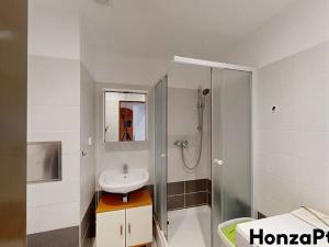 Pronájem bytu 1+kk, Praha - Modřany, Vitošská, 32 m2
