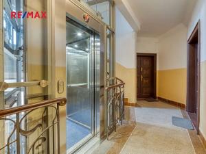 Pronájem bytu 1+1, Praha - Smíchov, Na Plzeňce, 43 m2