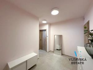Pronájem bytu 2+kk, Praha - Karlín, Křižíkova, 53 m2