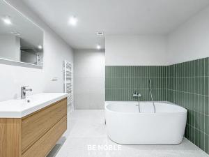 Prodej bytu 2+kk, Praha - Smíchov, Na Valentince, 100 m2