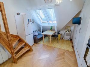 Pronájem bytu 3+kk, Praha - Nusle, náměstí Bratří Synků, 73 m2