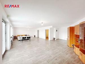 Pronájem obchodního prostoru, Neslovice, Lesní, 66 m2