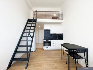 Pronájem bytu 1+kk, Praha - Vysočany, Poděbradská, 32 m2