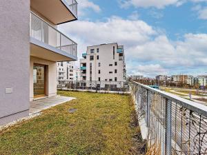 Pronájem bytu 2+kk, Praha - Hloubětín, Saarinenova, 64 m2