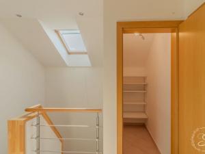 Prodej rodinného domu, Praha - Újezd nad Lesy, Lutínská, 220 m2