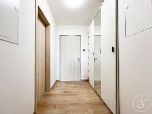 Pronájem bytu 2+kk, Praha - Řepy, Laudova, 58 m2