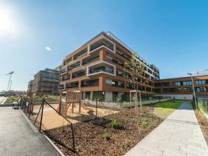 Pronájem bytu 2+kk, Praha - Hloubětín, Poděbradská, 52 m2