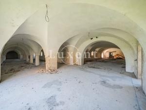 Prodej komerční nemovitosti, Vršovice, 5100 m2