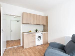 Pronájem bytu 1+kk, Praha - Hostivař, Hornoměcholupská, 26 m2