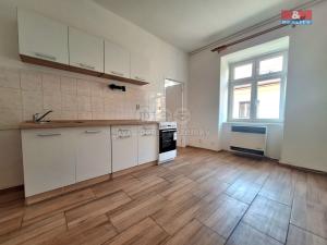 Pronájem bytu 3+1, Chlumec nad Cidlinou - Chlumec nad Cidlinou I, Husova, 80 m2