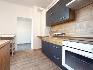 Pronájem bytu 3+1, Chomutov, Mostecká, 73 m2