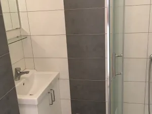 Pronájem bytu 1+1, Praha - Holešovice, Bubenská, 25 m2