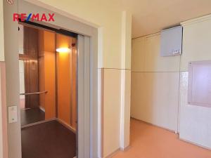 Pronájem bytu 2+kk, Praha - Kamýk, Machuldova, 40 m2