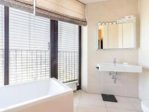 Pronájem bytu 2+kk, Praha - Žižkov, Pitterova, 90 m2