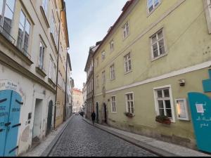 Prodej vícegeneračního domu, Praha, Vlašská, 1011 m2