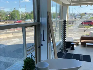 Pronájem obchodního prostoru, Praha - Holešovice, Bubenská, 242 m2