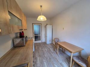 Pronájem bytu 2+1, Praha - Ruzyně, Stochovská, 56 m2