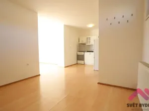 Pronájem bytu 1+1, Praha - Krč, Humpolecká, 42 m2