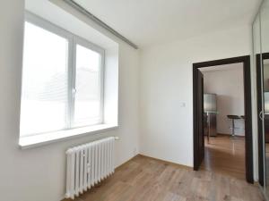 Pronájem bytu 2+kk, Praha - Žižkov, Hartigova, 36 m2