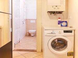 Pronájem bytu 1+1, Praha - Bubeneč, Terronská, 42 m2