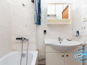 Prodej bytu 2+1, Opava, Holasická, 51 m2