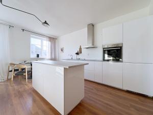 Pronájem bytu 2+kk, Praha - Libeň, Na žertvách, 61 m2
